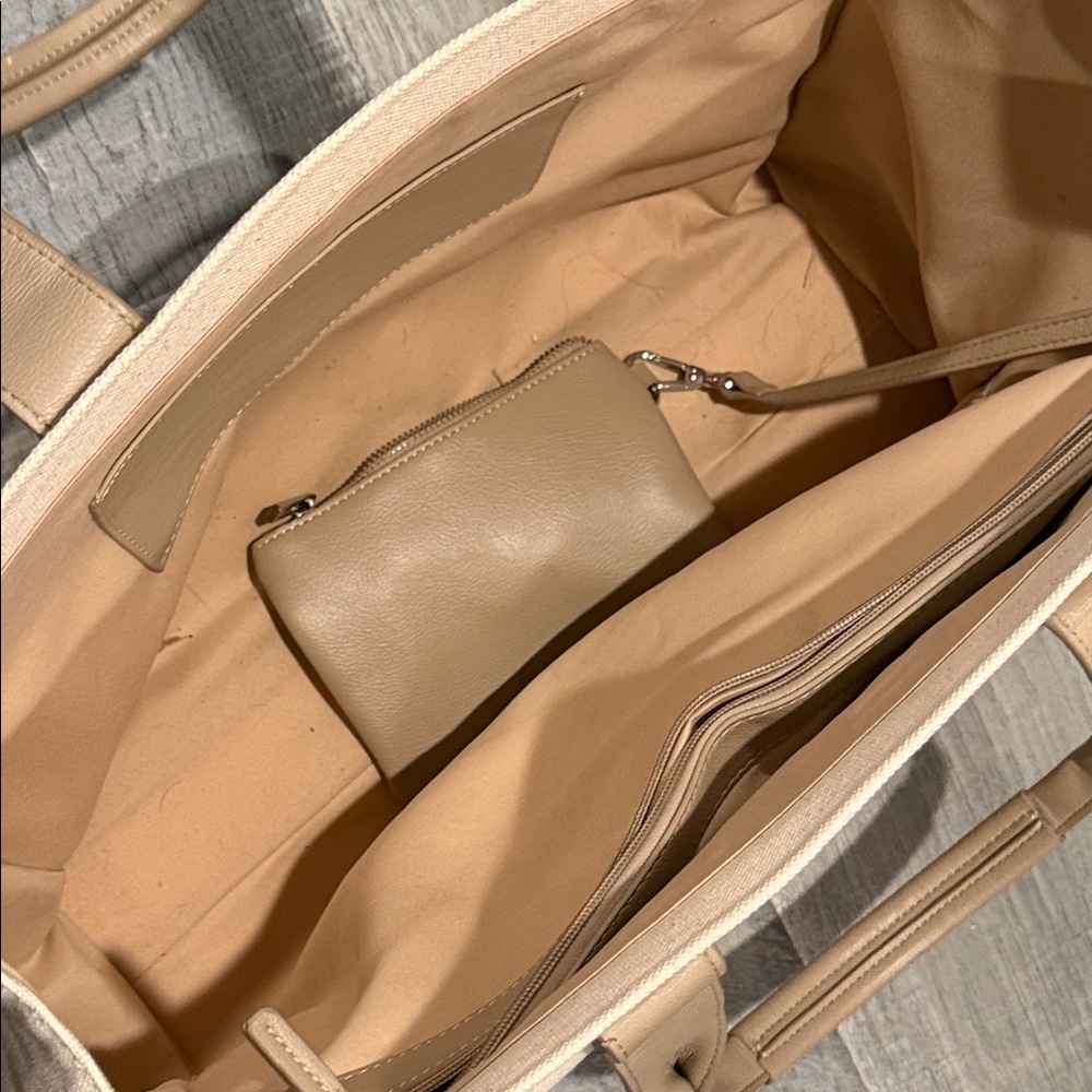 Chic Beige and Tan Tote Bag - Picture 3 of 5